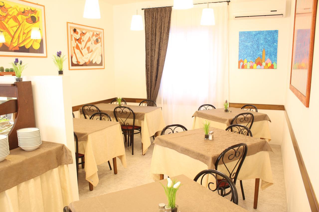 Hotel Helga Caorle Bagian luar foto