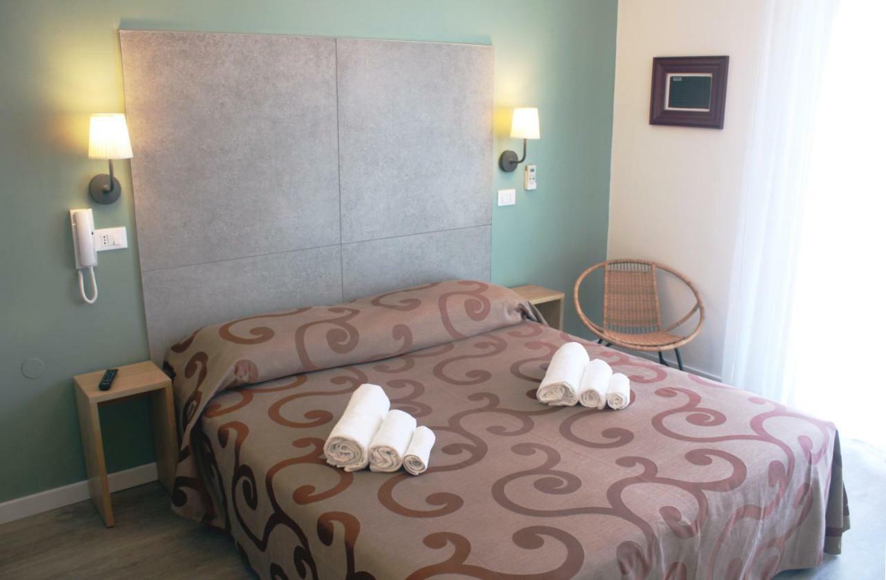 Hotel Helga Caorle Bagian luar foto